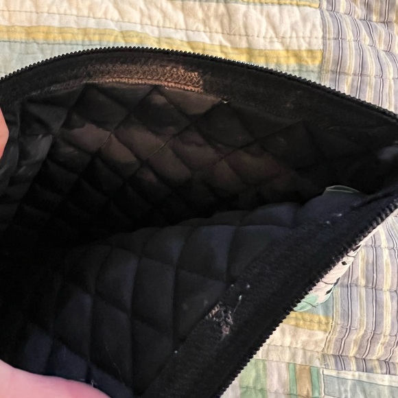 VERA BRADLEY Tote with 2 matching ZIPPER POUCHES (in CAMO FLORAL pattern) - Picture 13 of 13